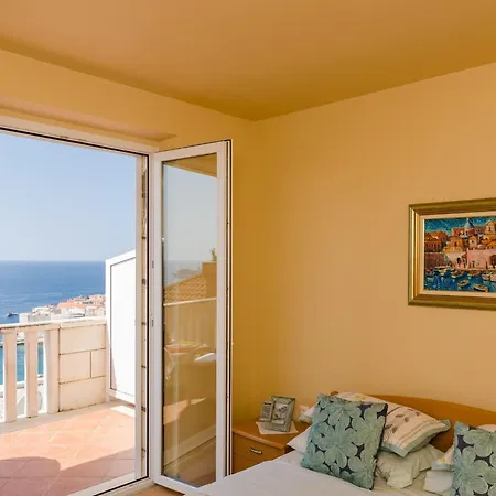 Apartments Bonavista شقة