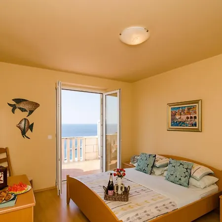 2 Bedroom With Balcony *