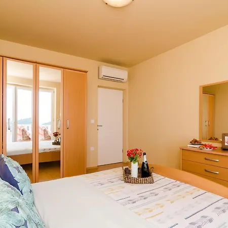 2 Bedroom With Balcony דירה דוברובניק
